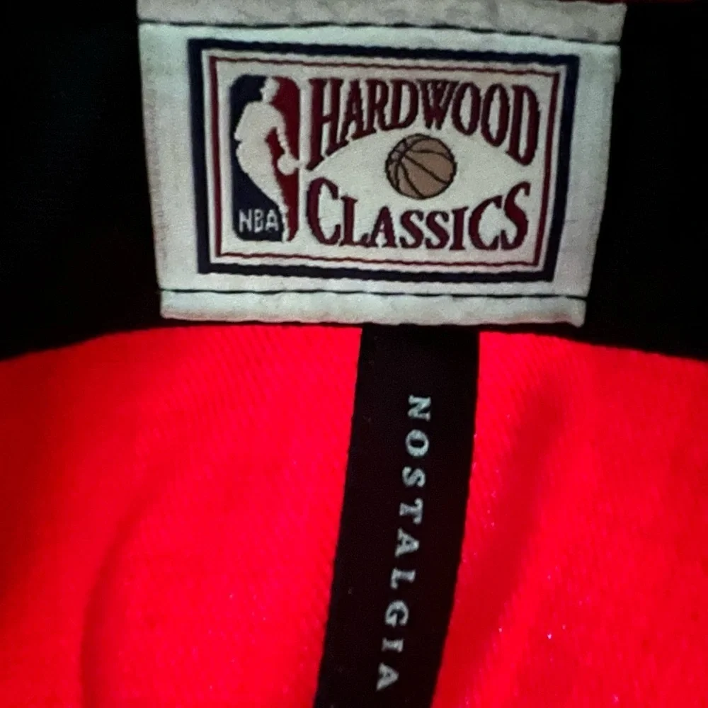 NEW Mitchell & Ness Chicago Bulls Snapback Hat Red Black | Hardwood Classics NBA